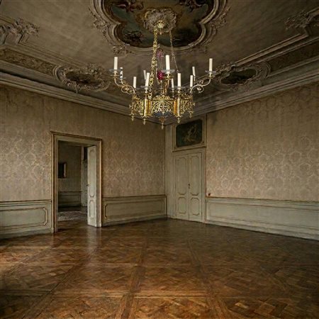 Lampadario a 12 luci luci in metallo dorato e vetro rosso