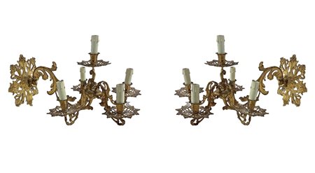 Coppia di applique a cinque luci in bronzo dorato, 19° secolo