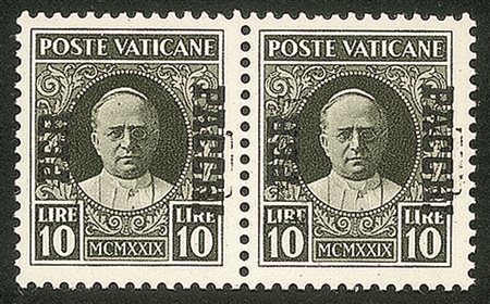 Vaticano - 1931 - 10 lire (13ca) - coppia orizzontale con doppia soprastampa (diritta + capovolta)