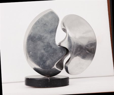 GIACOMO BENEVELLI 1925 Senza titolo, 1975 scultura in metallo a due elementi...