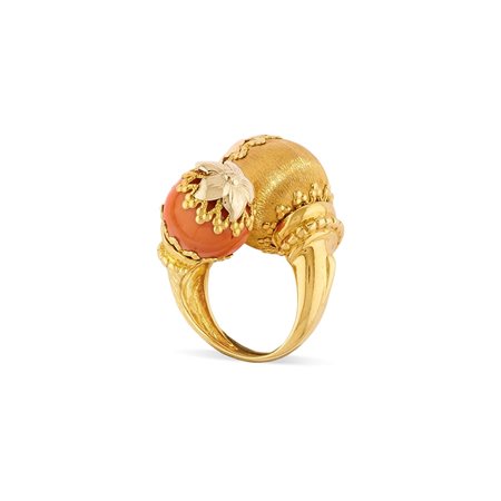 Anello con corallo
