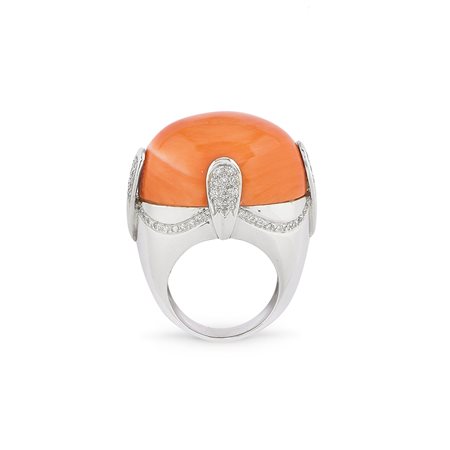 Anello con corallo