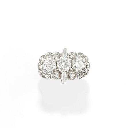 Anello con diamanti