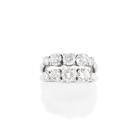 Anello con diamanti