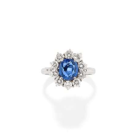 Anello con zaffiro