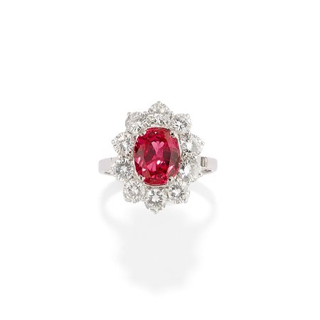 Anello con rubino
