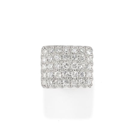 Anello con diamanti
