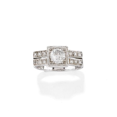 Anello con diamanti