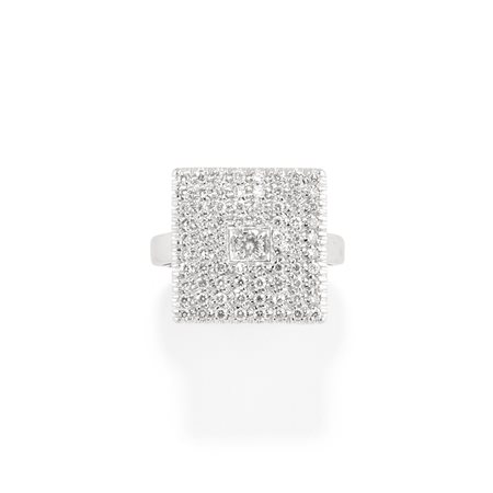 Anello con diamanti