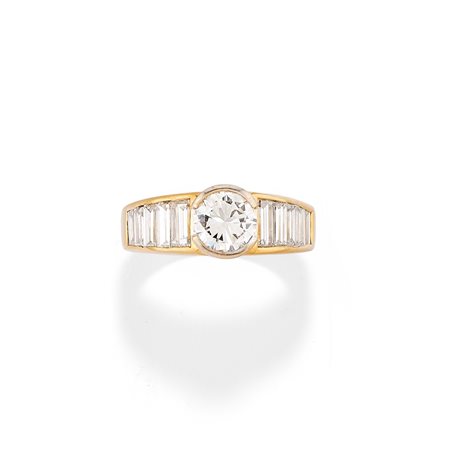 Anello con diamanti