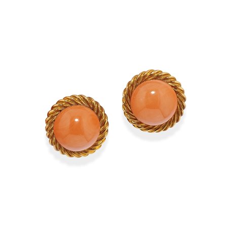 Orecchini con corallo