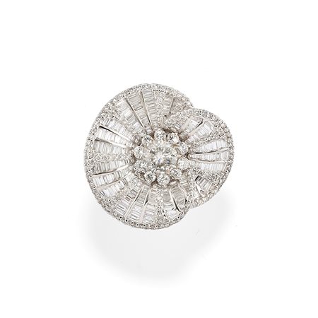 Anello con diamanti 