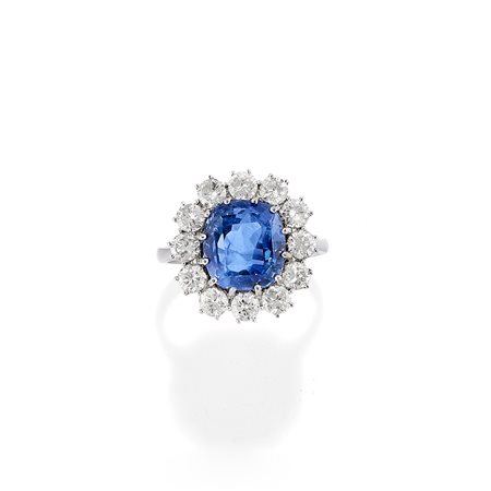 Anello con zaffiro Ceylon e diamanti