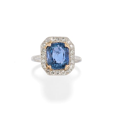 Anello con zaffiro Ceylon