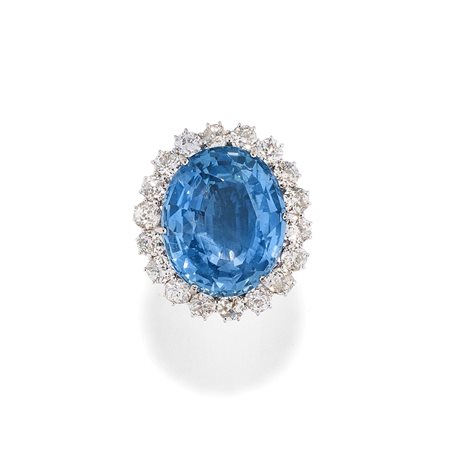 Anello con grande zaffiro Burma e diamanti