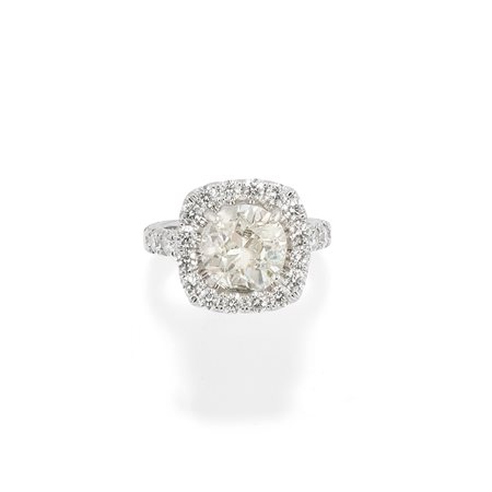 Anello con diamanti