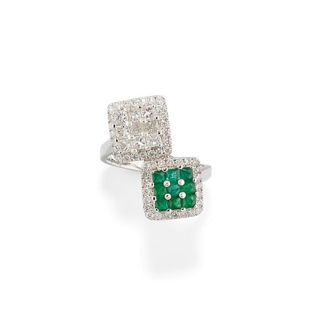 Anello con smeraldi e diamanti