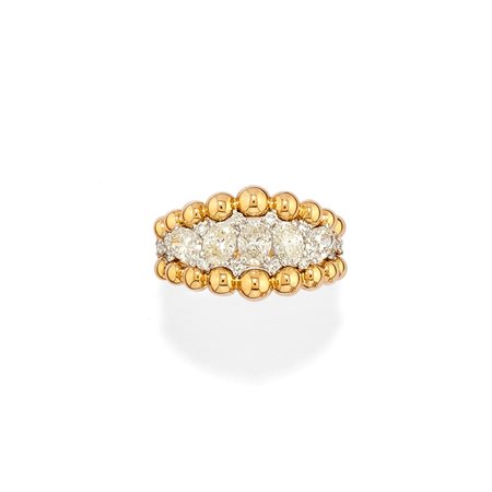 Anello con diamanti