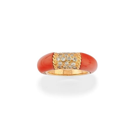 Anello con corallo e diamanti