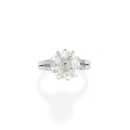 Anello con diamante 