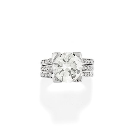 Anello con diamanti