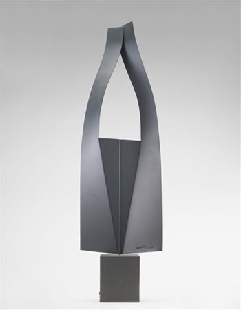 Bruno Munari "Quadrati Rotanti, Variazione III" 1986
metallo, motore
h cm 88
Fir