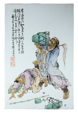  
Raffinata formella in porcellana dipinta, Cina, periodo Repubblica (1912-1949) 
 cm 41 x 27 x 0.9