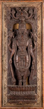  
Pannello da muro in legno. India, XIX secolo 
 73 cm x 29 cm