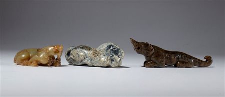  
Lotto di tre figure di animali in giada. Cina, inizio XX secolo 
 Il piu grande mm 105.5 x 19 x 31.5