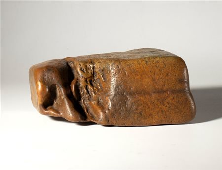  
Suiseki. Giappone, XVIII secolo 
 Complessivamente mm 71 x 148 x 90 ca.