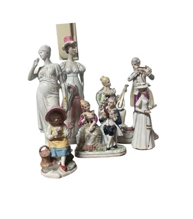 Lotto di statuine in porcellana e biscuit nello stile di Dresda e Capodimonte