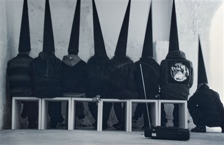 Santiago Sierra (Madrid, 1966) Los anarquistas - Volume! Roma, Italia, 25...