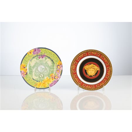 VERSACE, Due piatti in porcellana