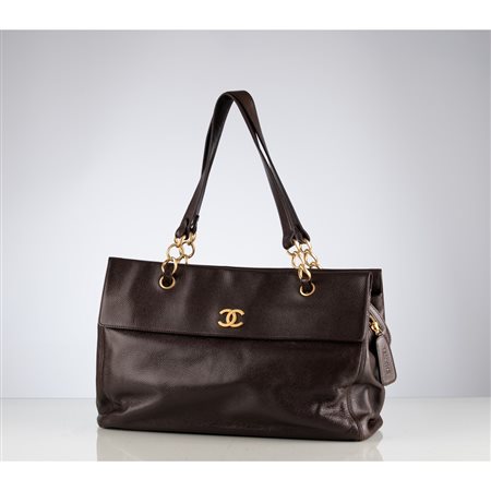 CHANEL, Borsa a spalla “Caviar Olsen Tote” in pelle
