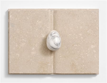 MIRELLA BENTIVOGLIO
Senza titolo (libro con uovo venato), 1985