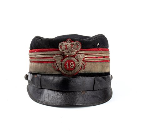  
Italia, Regno, berretto m. 903 da Colonnello Comandante del 19° Reggimento Cavalleggeri primo quarto XX sec.
 