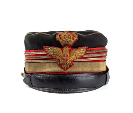  
Italia, Regno, periodo Umbertino, berretto m. 1880 da Colonnello Comandante di Stato Maggiore ultimo quarto XIX sec.
 