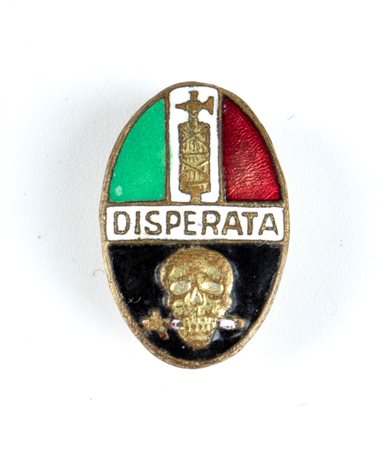 
Distintivo da occhiello da squadrista de 'La disperata' primo quarto XX sec.
 