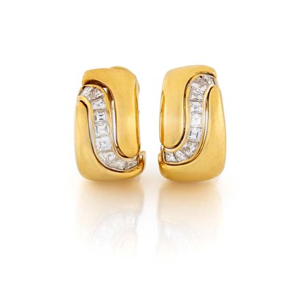 Coppia di orecchini in oro e diamanti in taglio carrè Oro giallo 750/000....