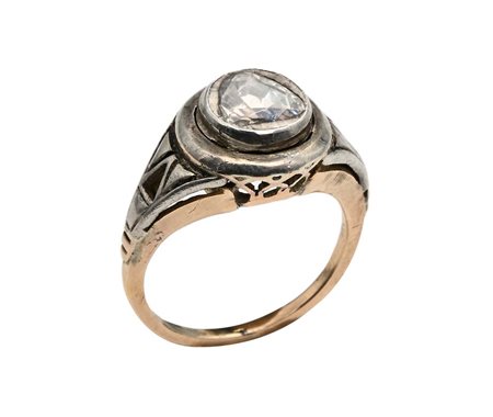 Anello antico in oro e diamante in taglio rosa Oro a basso titolo. Peso...