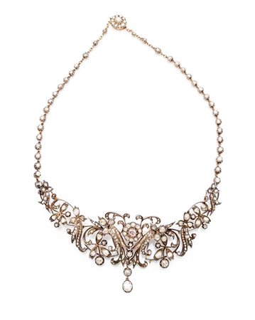 Collana pettorale in oro, argento, diamanti. Oro 585/000 e argento. Diamanti...