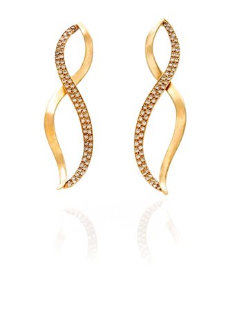 Orecchini in oro e brillanti, chiusura perno e farfallina Oro giallo 585/000....