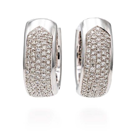 Coppia di orecchini a cerchio in oro e brillanti Oro bianco 750/000. Diamanti...