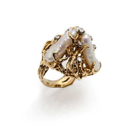 Anello in oro, perle Feather (perle del Mississippi) e brillanti Oro giallo...