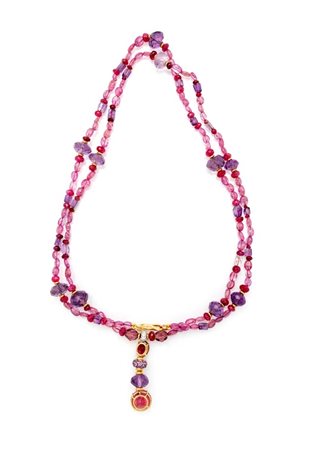 Lunga collana in oro, zaffiri rosa, brillanti, ametiste e tormaline Oro...