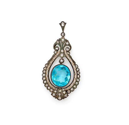 Pendente antico in oro, argento, diamanti e pietra blu Oro basso titolo,...