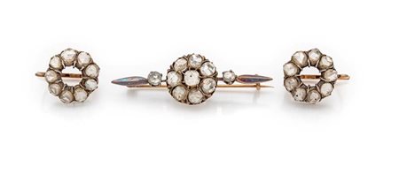 Parure di spilla e coppia di orecchini in oro e diamanti in taglio rosa Oro...