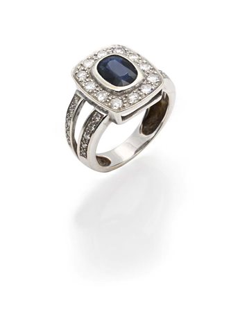 Anello in oro, zaffiro e brillanti Oro bianco 750/000. Peso complessivo gr....