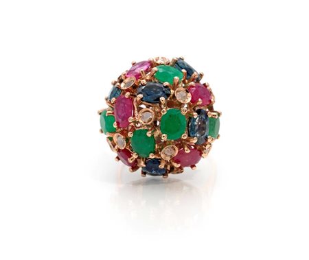 Anello a cupola in oro, diamanti, zaffiri, rubini e smeraldi Oro a basso...