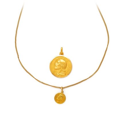 Catena e coppia di pendenti sacri in oro Oro giallo 750/000. Peso complessivo...